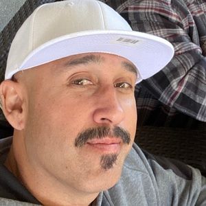 Meet your Posher, Carlos